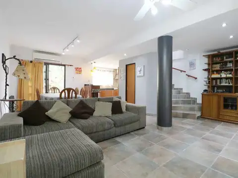 Depto Tipo Casa en Venta de 5 ambientes