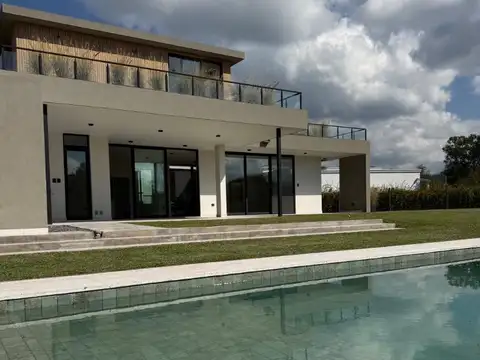 Casa en Venta en San Lorenzo Chico, USD 750.000