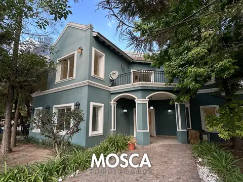 Casa en barrio Astorgas, La Reja