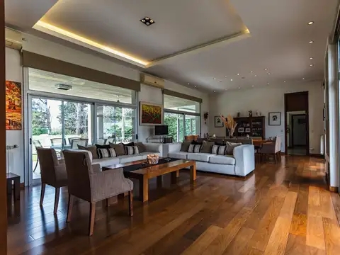 Casa en Venta de 5 dormitorios