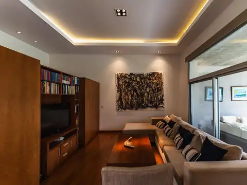 Casa en Venta con 6 cocheras