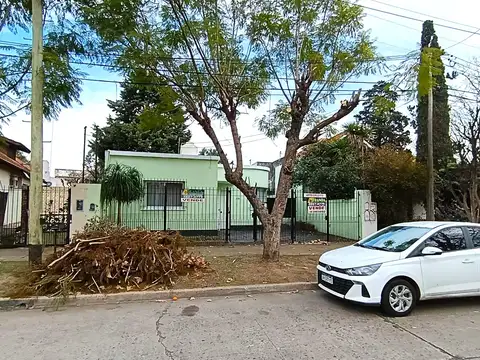 CASA EN VENTA REFACCIONADA - IMPECABLE - BELLA VISTA, EXCELENTE UBICACIÓN - APTA CRÉDITO