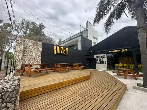 Local en Venta en Celedonio Escalada, USD 275.000