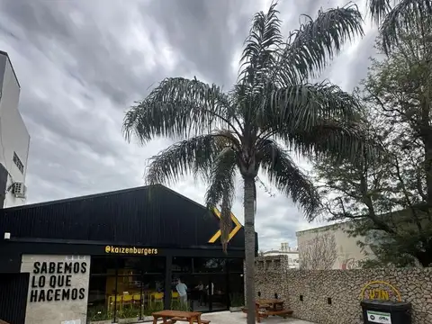 Local en Venta en Celedonio Escalada, USD 275.000