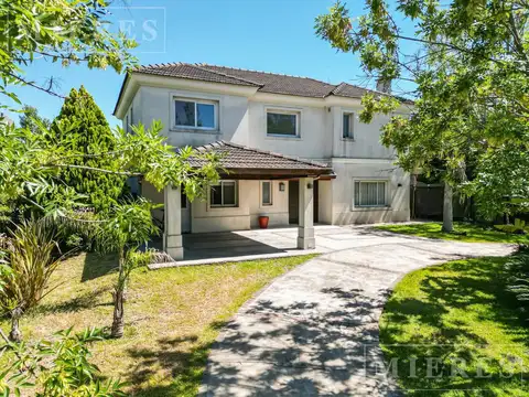 Casa en venta sobre lote interno en Los Castores Nordelta