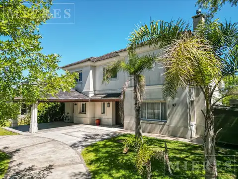 Casa en venta sobre lote interno en Los Castores Nordelta
