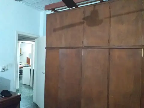 Casa 2 dormitorios a media cuadra de la calle principal