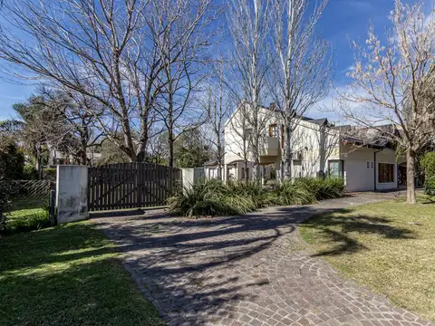 VENTA DE CASA EN SAN MARINO - 4 DORMITORIOS FUNES HILLS - FUNES