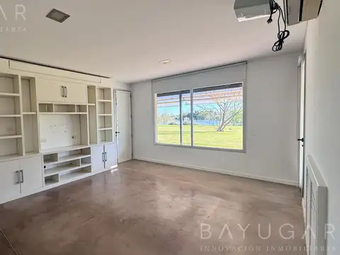 Casa 7 ambientes con 4 baños