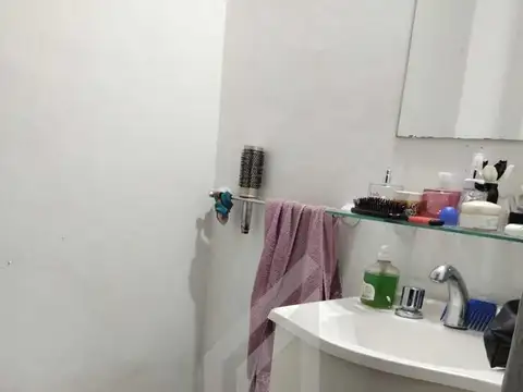 Depto Tipo Casa 4 ambientes con 2 baños