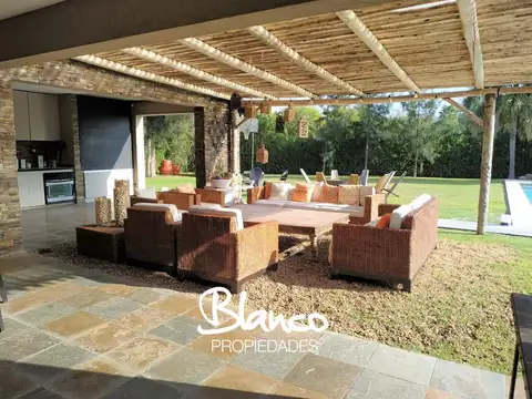 Casa en Alquiler en Septiembre, USD 2.300