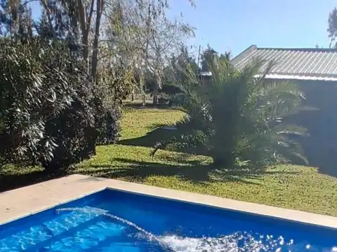 VENTA FINCA 5 AMBIENTES. PISCINA, QUINCHOS. SAN VICENTE