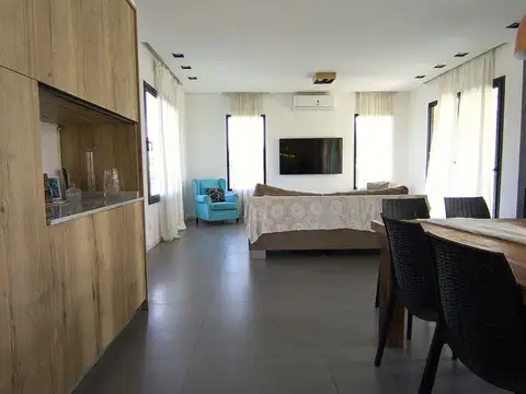 Casa en Alquiler en El Cantón - Barrio Puerto, USD 2.000