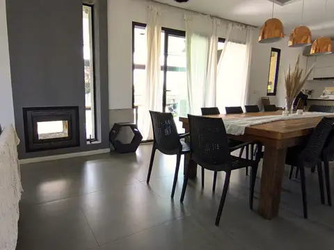 Casa en Alquiler de 4 dormitorios