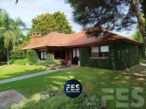 Venta de Casa en Country Club El Paraiso