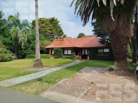 Casa en Venta en Country El Paraíso, USD 150.000