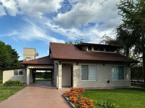 Casa 3 ambientes con 2 baños