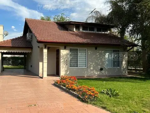 Casa  en Alquiler  3 dormitorios , C.C. Banco Provincia,