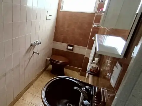 VENTA CASA 4 AMBIENTES CON PILETA EN LOTE PROPIO