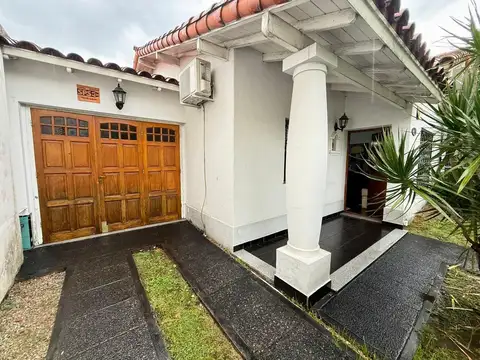 Castelar Norte Chalet 4 ambientes con terreno de 500m2