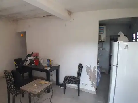 Casa 2 ambientes con 1 baño