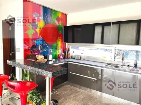 Casa 7 ambientes con 3 baños