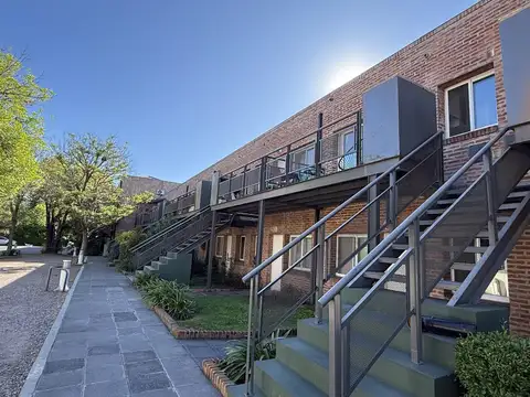 Las Mercedes - Champagnat 740 - Pilar