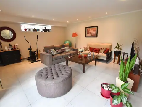 Venta Casa 4 Dormitorios en Funes