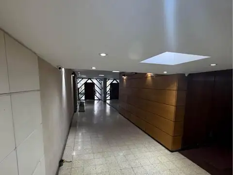 Colon 1300, Piso 1