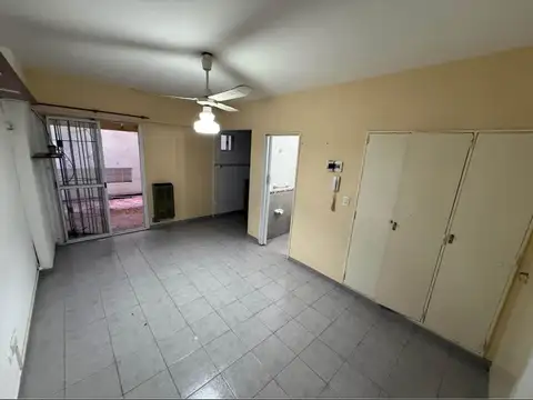 Colon 1300, Piso 1