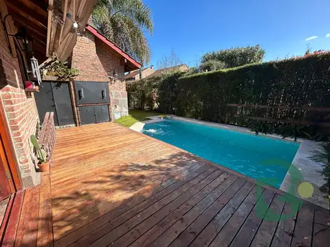 Venta Casa.4 amb.c/pileta. Hurlingham IMPECABLE 