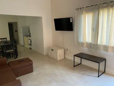 Casa en Alquiler con 2 cocheras