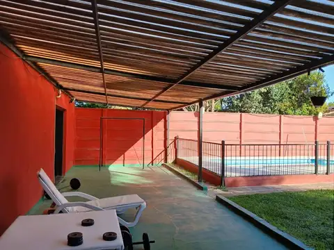 Casa 6 ambientes con 4 baños