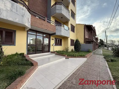 Departamento 3 amb. en venta con patio y cochera. San Bernardo