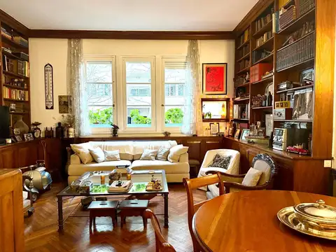 Semipiso de 4 ambientes en venta en Barrancas de Belgrano. Antiguo en esquina