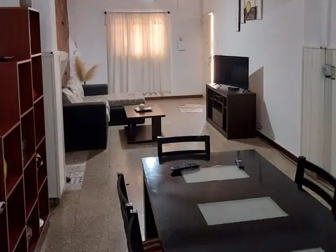 Casa 8 ambientes con 3 baños