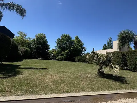 Terreno en Venta 40  mts Fondo