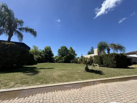 Terreno en Venta 20  mts Frente