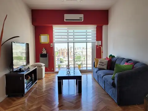 Alsina al 2200. Depto 3 amb. en alquiler en el Barrio de Congreso. Gran terraza propia 