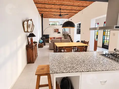 Casa 4 ambientes con 3 baños