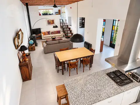 VENTA CASA CON PERSONALIDAD PROPIA