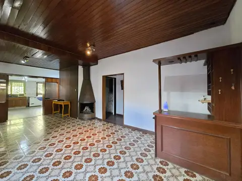 Casa en Venta con 2 cocheras