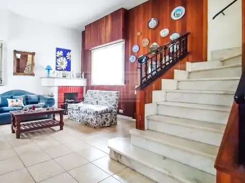 Bermúdez  al 1400 entre Avenida Maipú y Tucumán