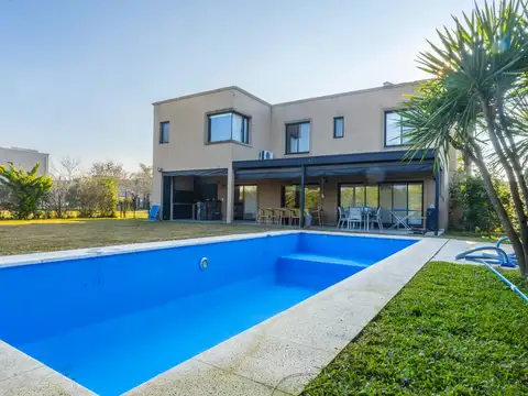 Casa en Venta, 5 Ambientes, en Barrio Eucaliptus Haras de Santa Maria, Loma Verde, Escobar, GBA Norte