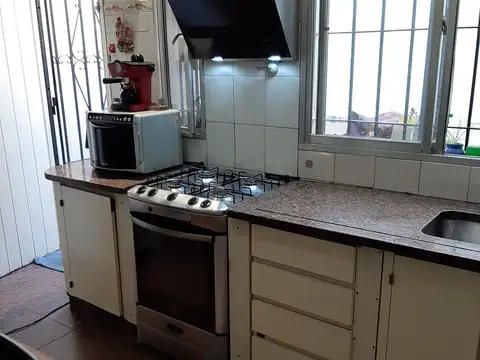 Casa 3 ambientes con 2 baños