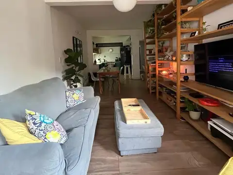 Depto Tipo Casa 5 ambientes con 2 baños