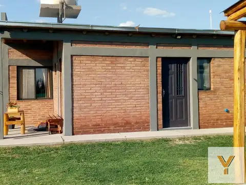 Casa 4 ambientes con 2 baños
