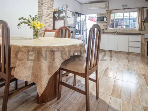 Casa en Venta con 1 cochera