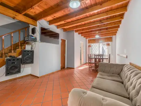 Depto Tipo Casa en Venta de 4 ambientes