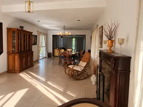 Casa en Venta con 1 cochera